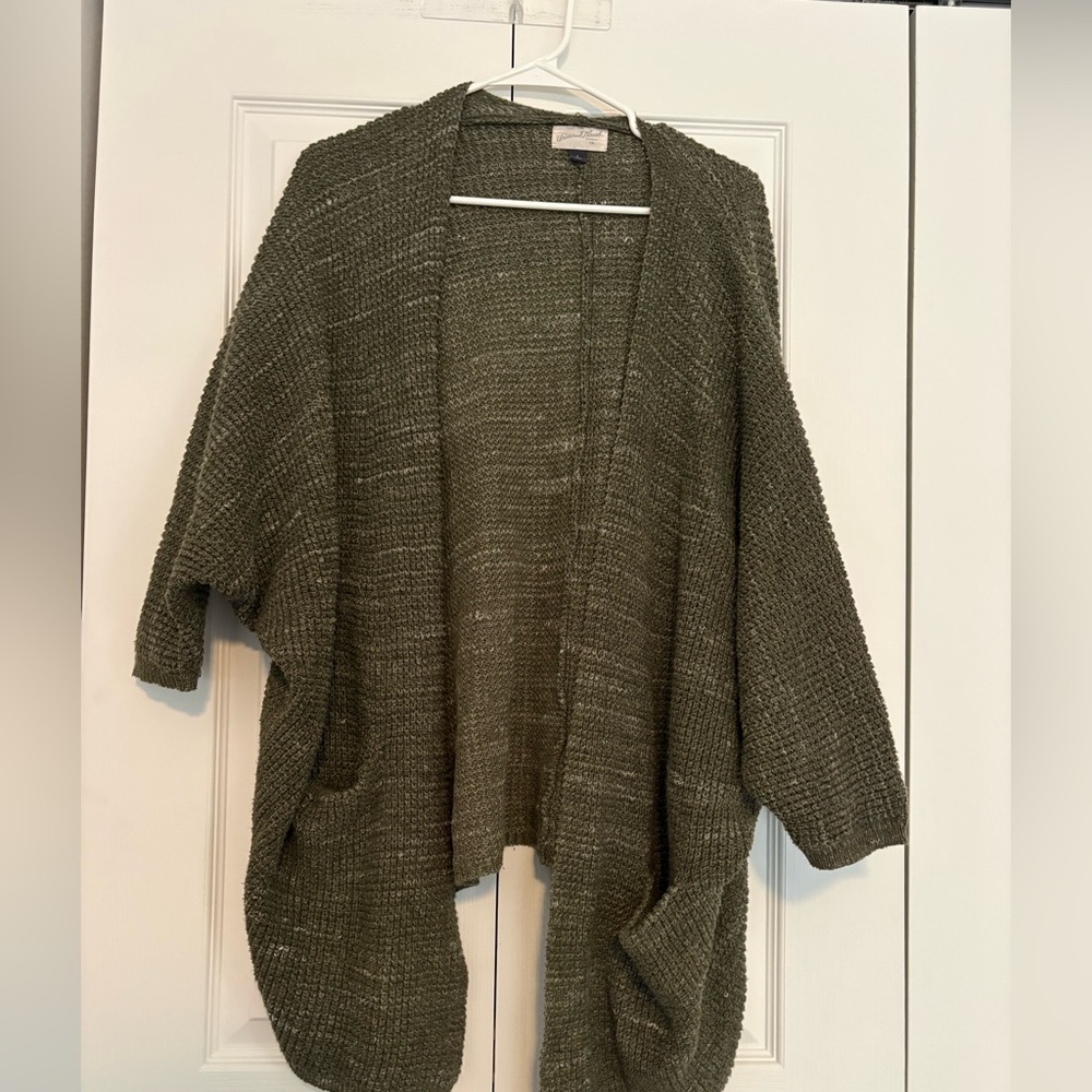 GUC universal thread women’s oversized army green large sweater
